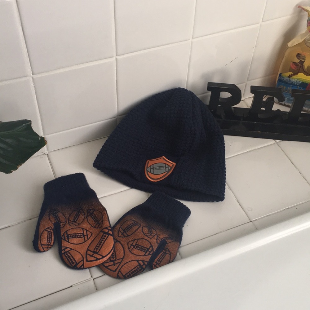 Infant/Toddler Football Hat and Mittens Set